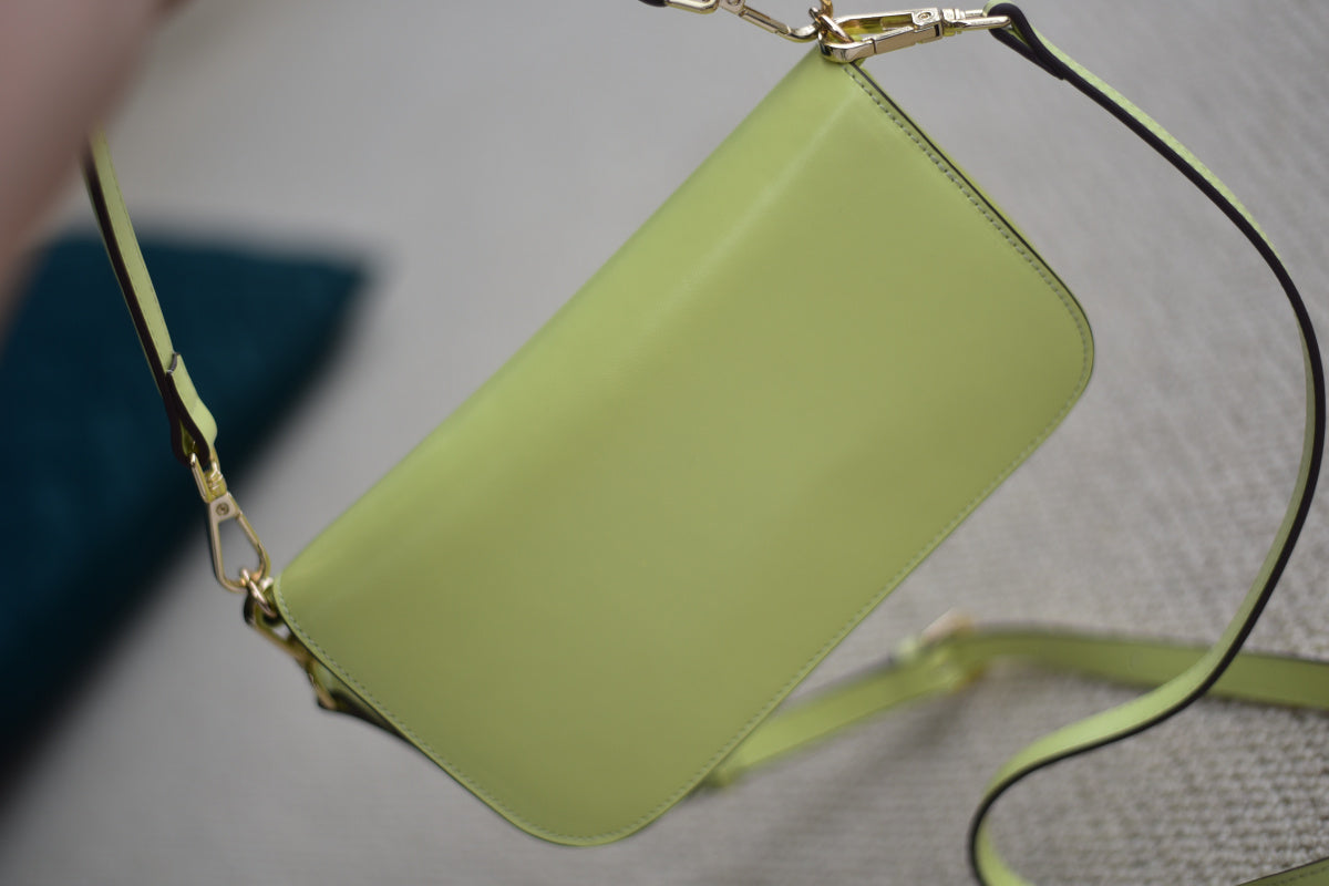 Spring and summer new bud green classic fashion hand crossbody bag